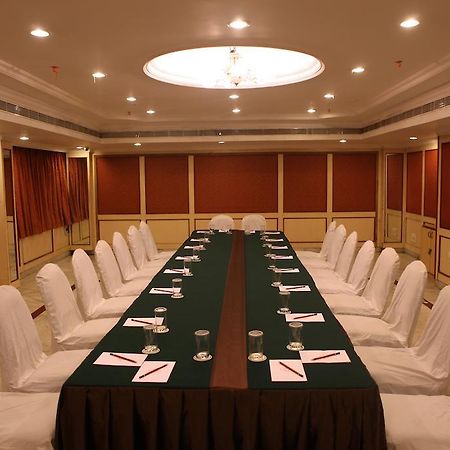 Royal Fort Hotel Visákhapatnam Kültér fotó