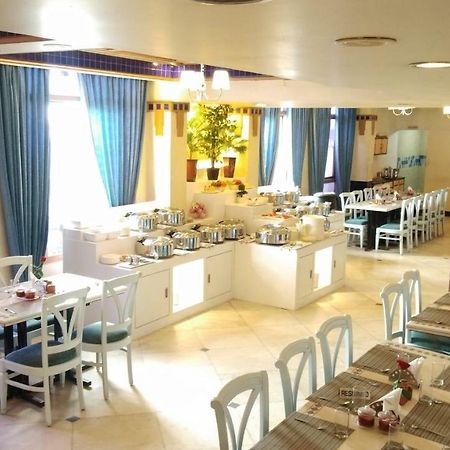 Royal Fort Hotel Visákhapatnam Kültér fotó