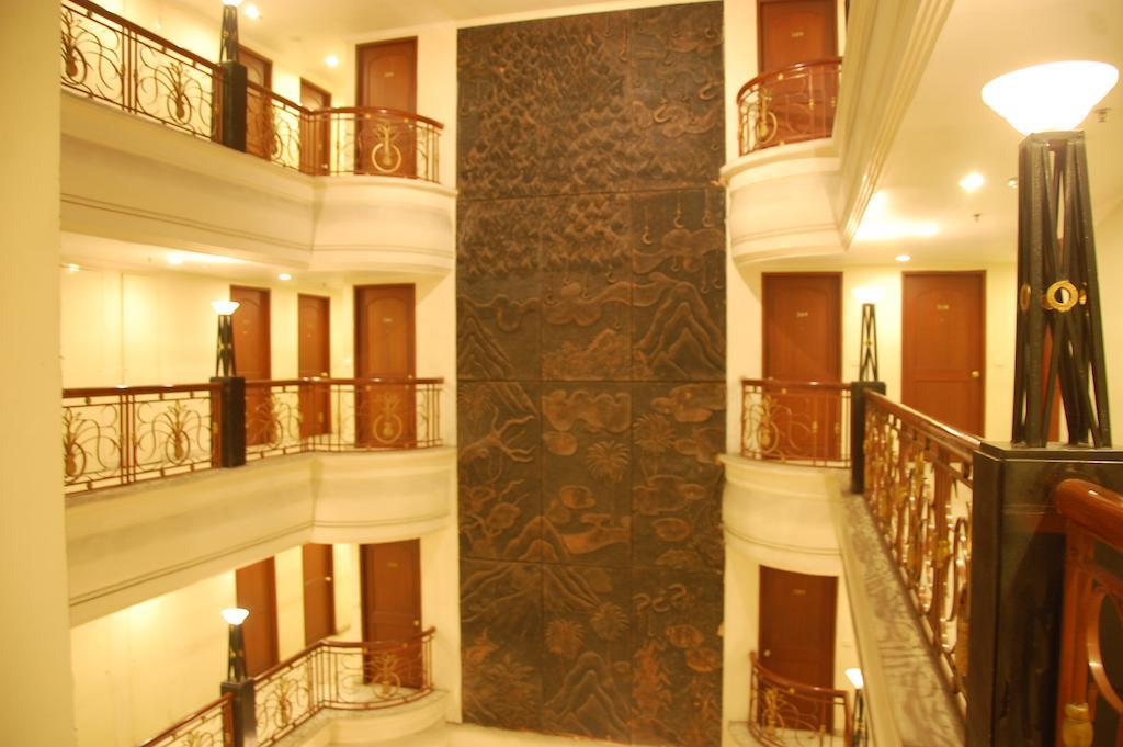 Royal Fort Hotel Visákhapatnam Kültér fotó