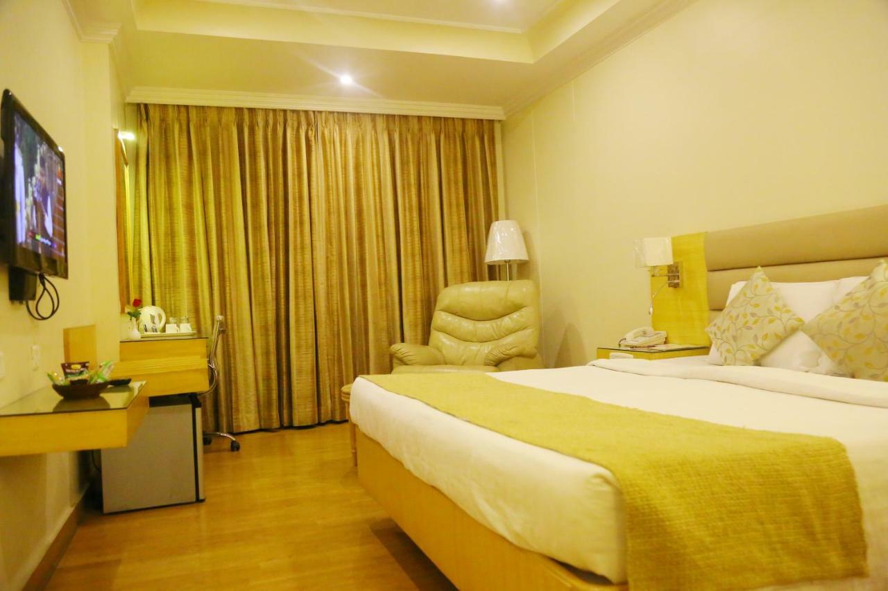 Royal Fort Hotel Visákhapatnam Kültér fotó