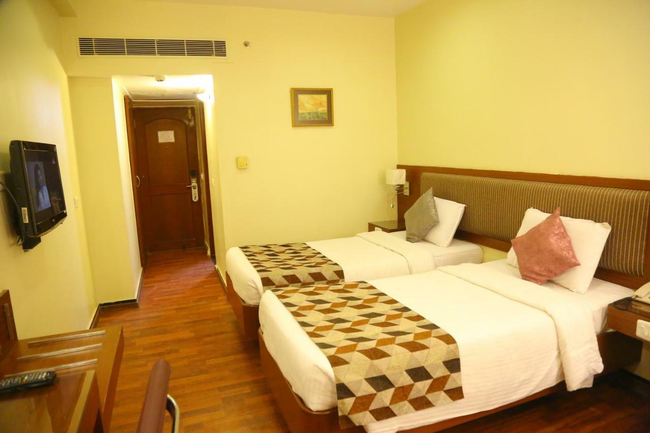 Royal Fort Hotel Visákhapatnam Kültér fotó