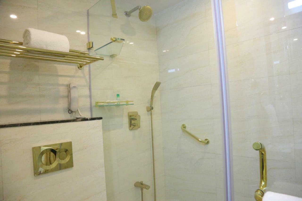 Royal Fort Hotel Visákhapatnam Kültér fotó