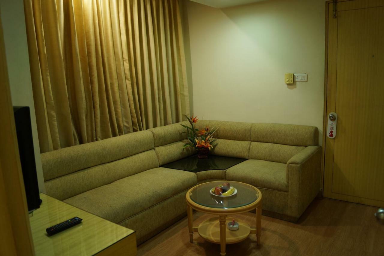 Royal Fort Hotel Visákhapatnam Kültér fotó